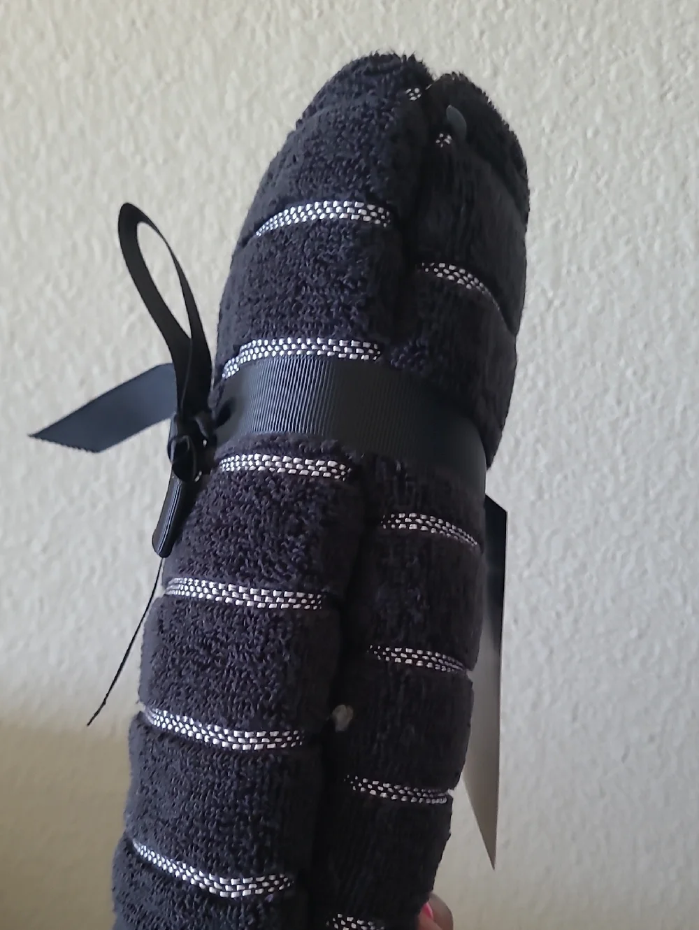 DKNY Black Striped Hand Towel Set